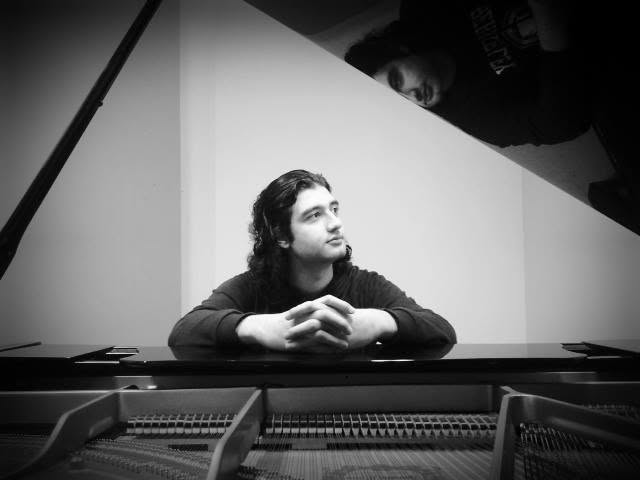 Saman Arfaie at a grand piano